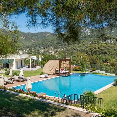 Сasa de vacaciones Fascinating Home With Shared Pool Surrounded By Nature In Marmaris