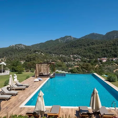 Сasa de vacaciones Fascinating Home With Shared Pool Surrounded By Nature In Marmaris